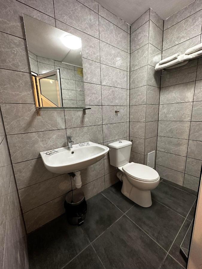 Casa Bucovineana Aparthotel Iasi Exteriör bild