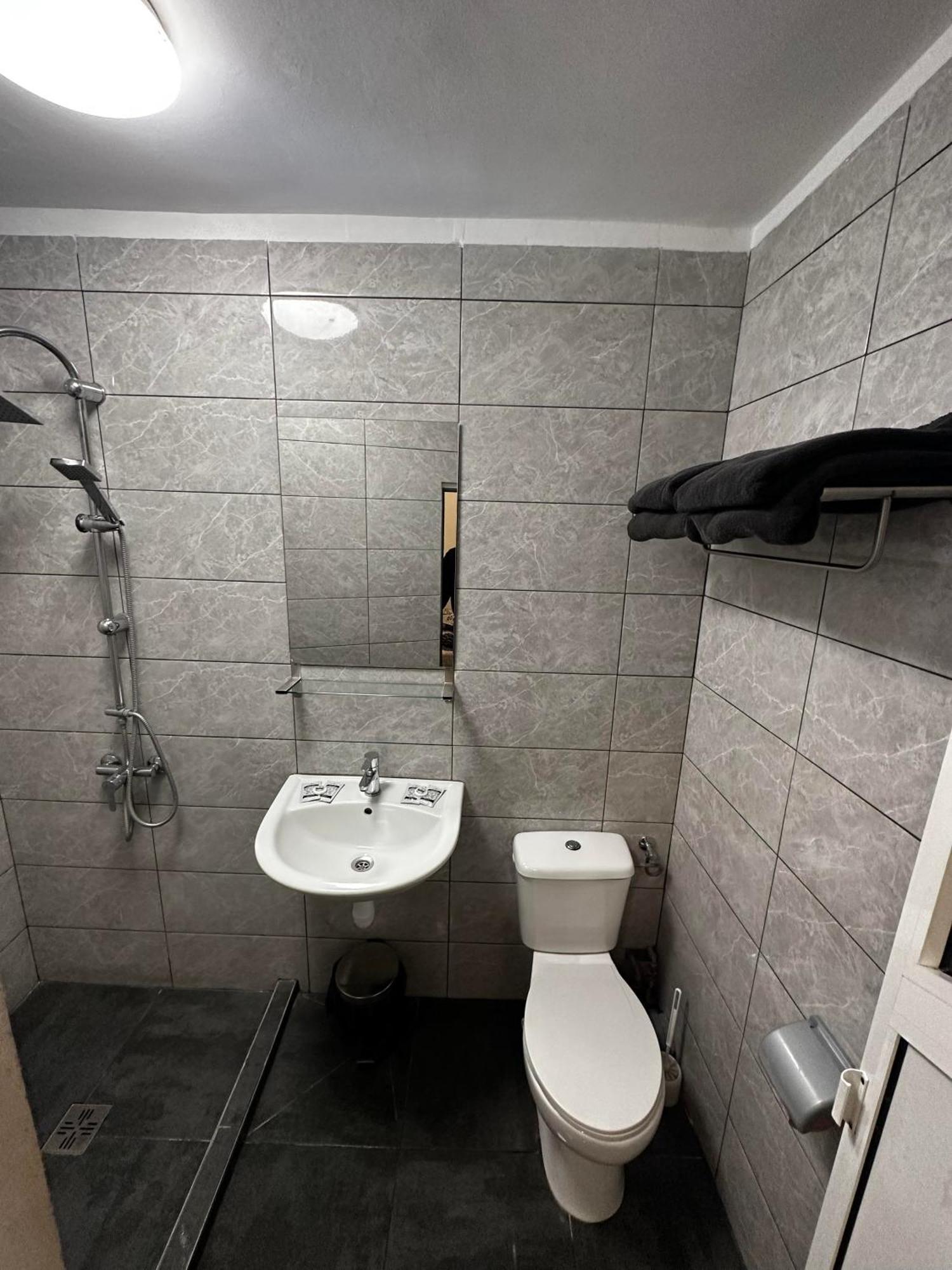 Casa Bucovineana Aparthotel Iasi Exteriör bild