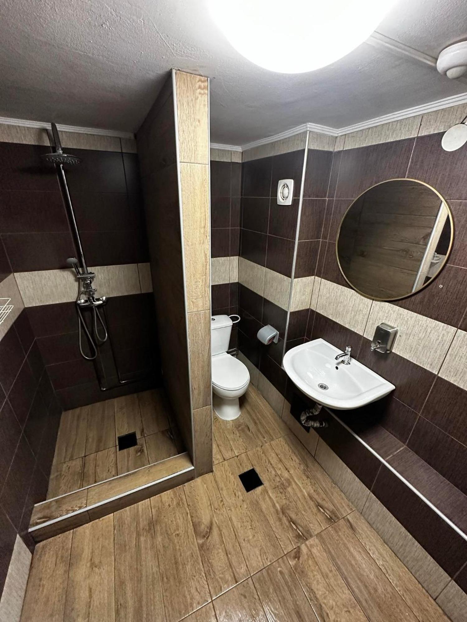 Casa Bucovineana Aparthotel Iasi Exteriör bild