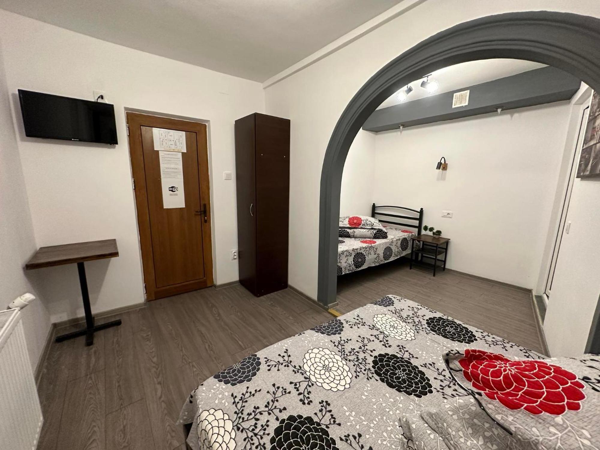 Casa Bucovineana Aparthotel Iasi Exteriör bild